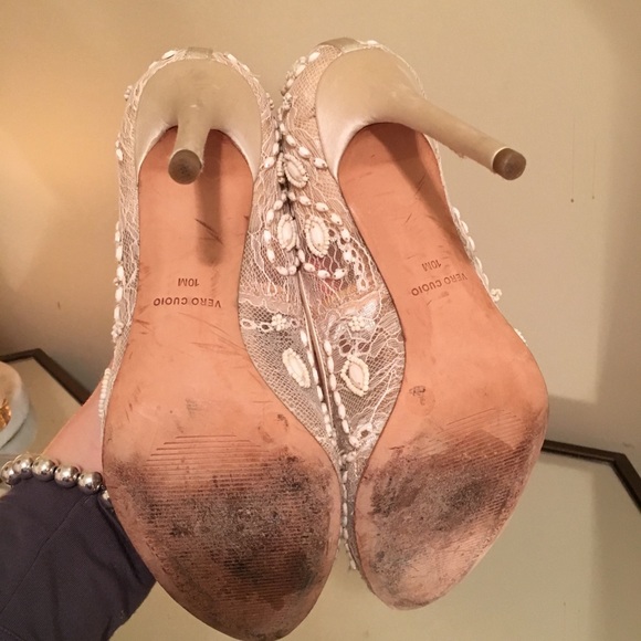 BCBG white lace and beaded heels - Picture 4 of 4